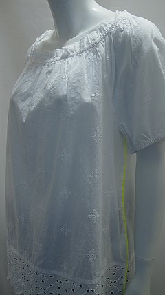 Bluse mit Stickerei