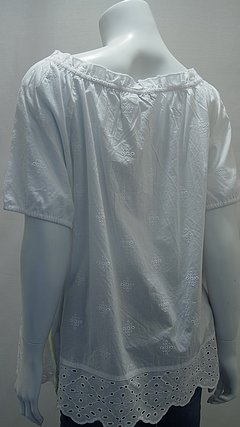 Bluse mit Stickerei